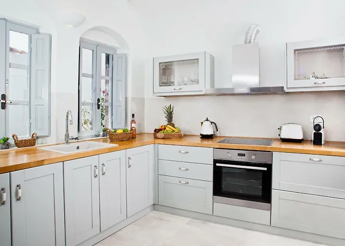 Sweet Nectar With Hot Tub Pýrgos