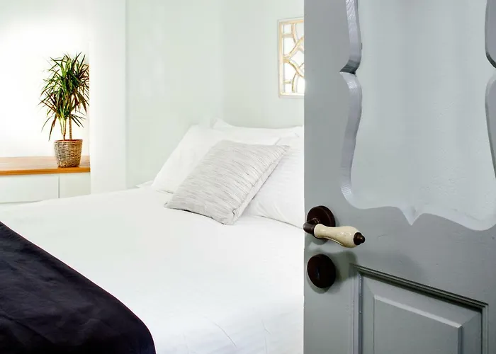 Sweet Nectar With Hot Tub Pýrgos