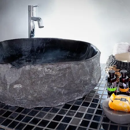 Apartment Sweet Nectar With Hot Tub *