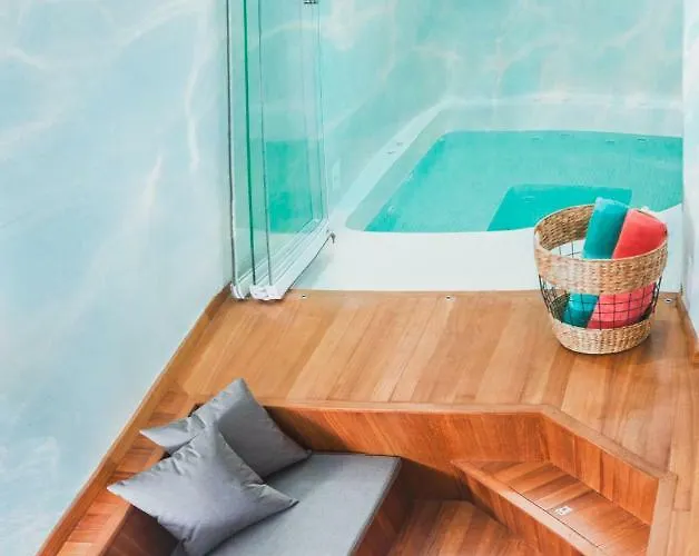 Sweet Nectar With Hot Tub *